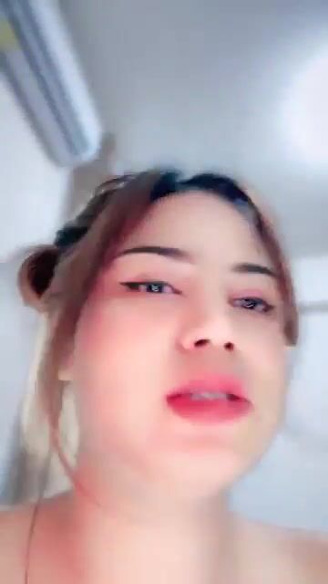 Gái xinh chubby vú to lồn múp thủ dâm chảy nước